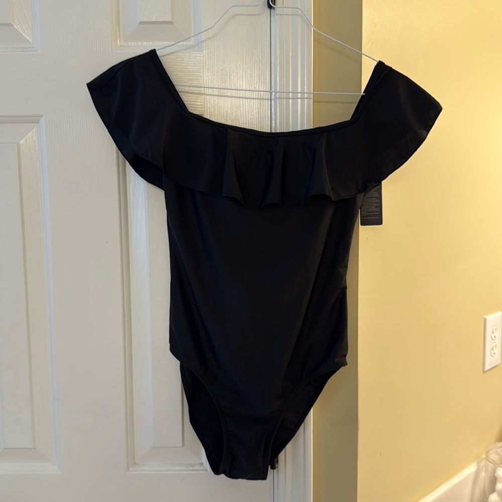 Tempt Me Size Small one piece ruffle swim